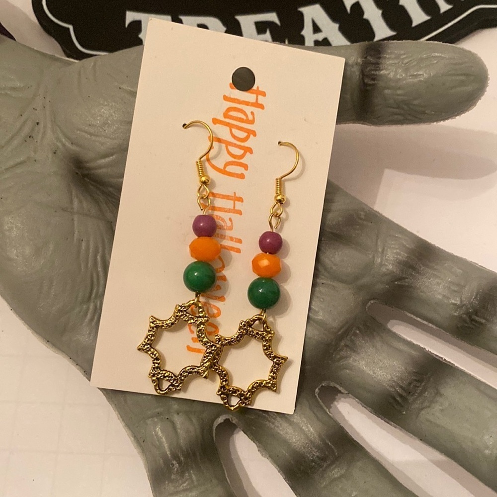 Halloween beaded earrings with charm - Handmade